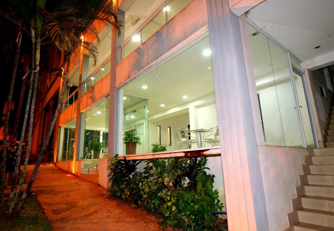 Hosteria Casa Blanca Iguazu Puerto Iguazu Bagian luar foto